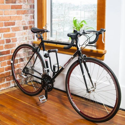 Soporte de pared para bicicleta Hornit Clug Hybrid para cubiertas intermedias - Image 4